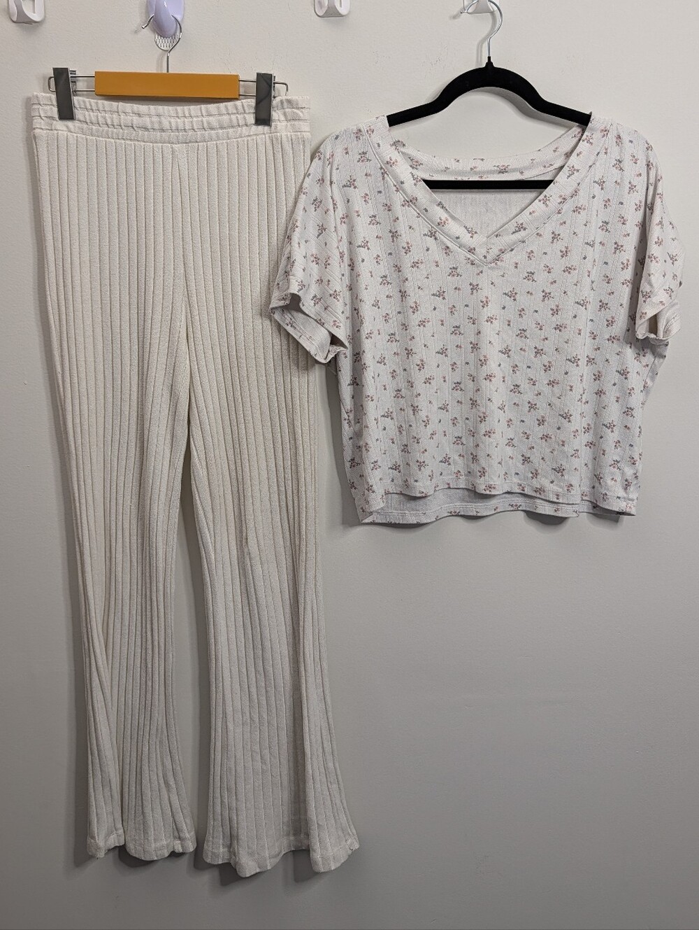 Z Supply Lounge Set - White Flare Ribbed Pants + White T-shirt Size Small